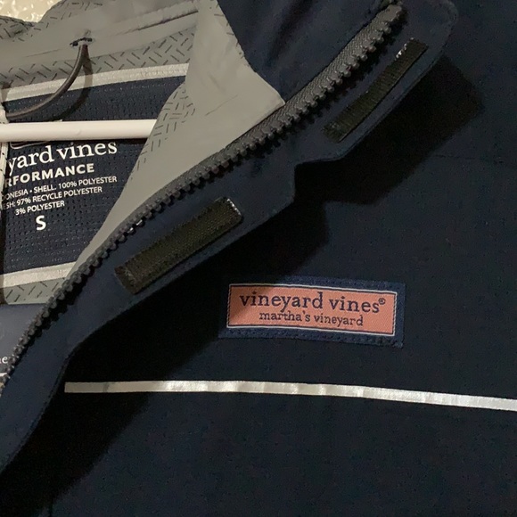 Vineyard Vines Jacket - Picture 2 of 5